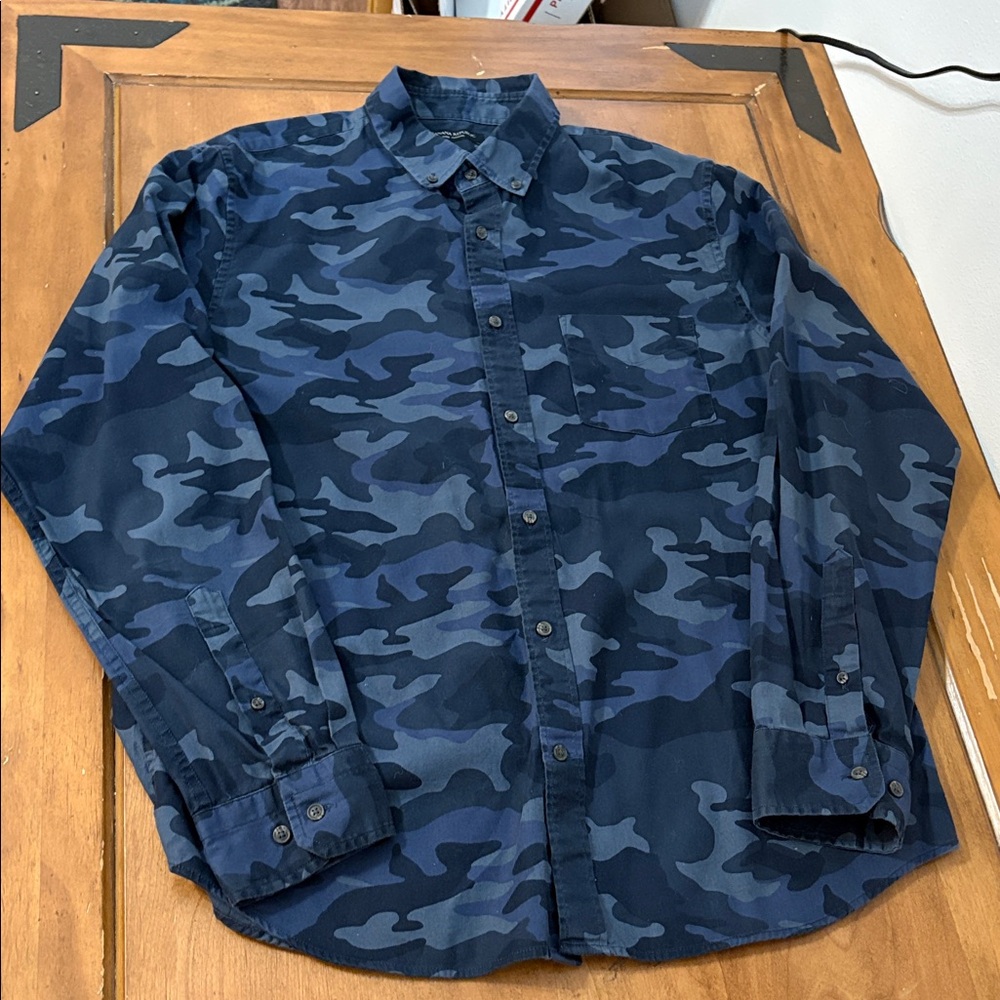 Banana Republic Untucked Slim Fit Men's Camouflage Button-Up Shirt Size Large - Picture 10 of 10